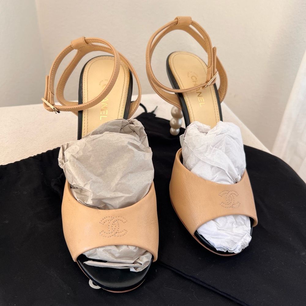 CHANEL Beige Heels with Pearl Accent - Picture 2 of 8
